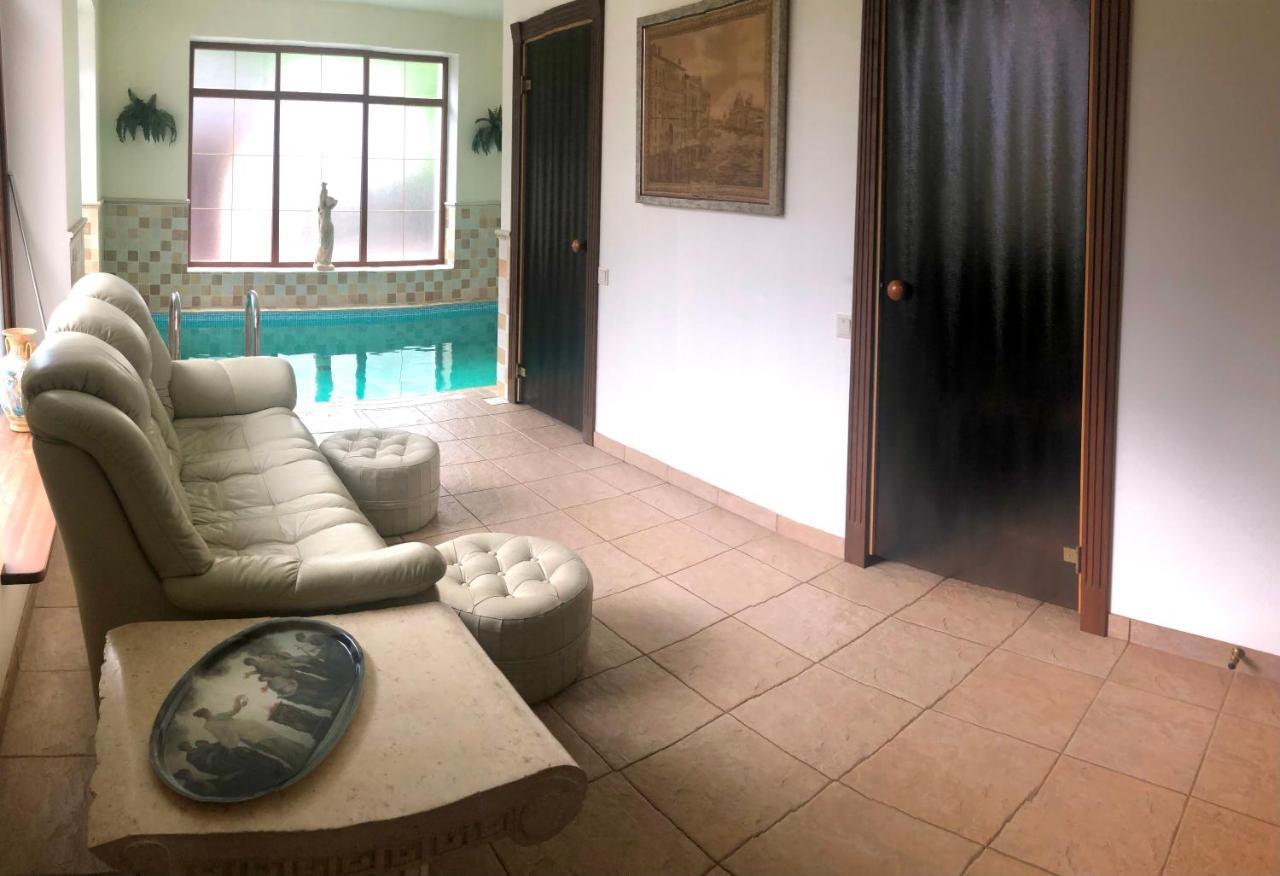 Guests House With Amazing Pool And Sauna Babīte エクステリア 写真