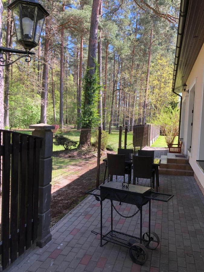 Guests House With Amazing Pool And Sauna Babīte エクステリア 写真