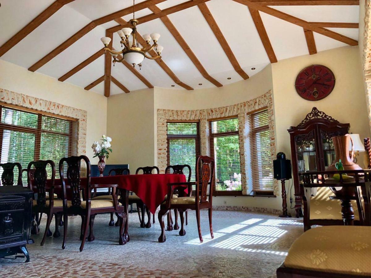 Guests House With Amazing Pool And Sauna Babīte エクステリア 写真